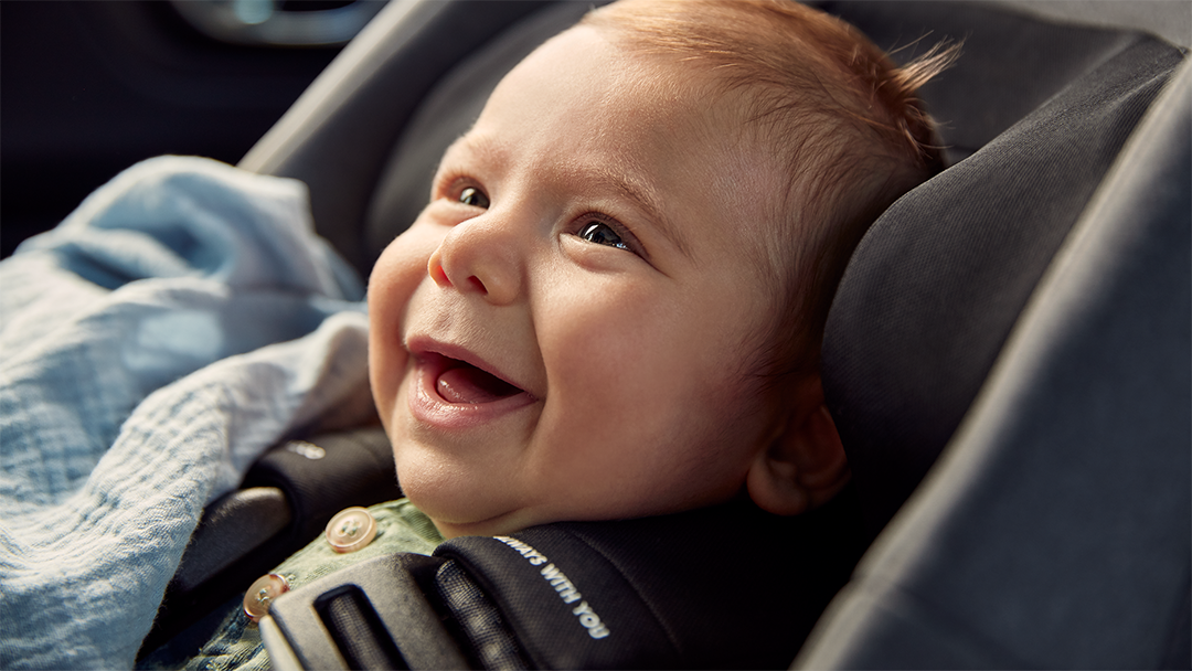 Albert i-Size car seat product sideview