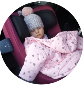 Remove thick clothing when securing your child in their safety seat | Swandoo